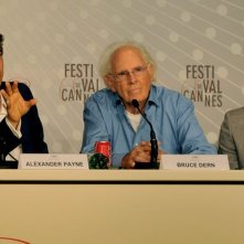 Nebraska: Alexander Payne insieme a Bruce Dern e Will Forte durante la conferenza stampa di Cannes 2013