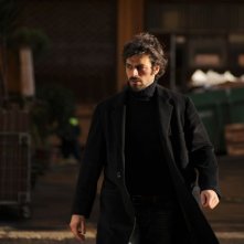 Cha Cha Cha: Luca Argentero in una scena nei panni di Corso