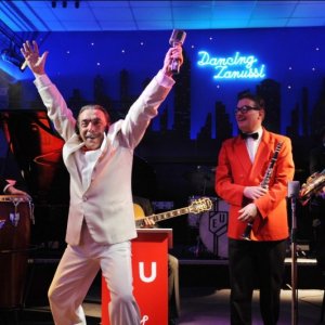 Cha Cha Cha: Nino Frassica in una scena del film