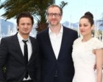Jeremy Renner e Marion Cotillard 'immigranti' a Cannes