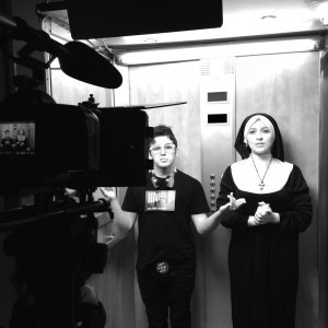 Filadelfio (Claudio Giglio) e Suor Rina (Elisa Sensi) sul set di UP & DOWN