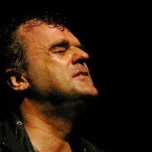 Pippo Delbono in una scena di Amore Carne