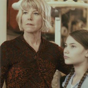 The Butterfly Room - La stanza delle farfalle: Adrienne King e Julia Putnam in un momento del film