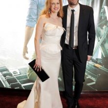 Il regista Marc Forster insieme a Mireille Enos sul red carpet della premiere londinese di World War Z