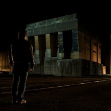 Jean-Hugues Anglade in una sequenza notturna de L'autre vie de Richard Kemp