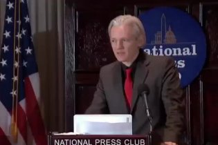 Trailer 2 - We Steal Secrets: The Story of WikiLeaks