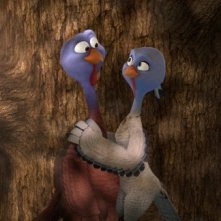 Free Birds: due pennuti si scambiano un gesto d'affetto