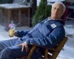 Chevy Chase e Gillian Jacobs in Un tuffo nel passato 2