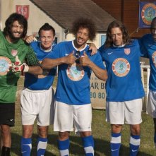 Dream Team: Joey Starr, Franck Dubosc, Omar Sy con Ramzy Bedia e Gad Elmaleh in una scena