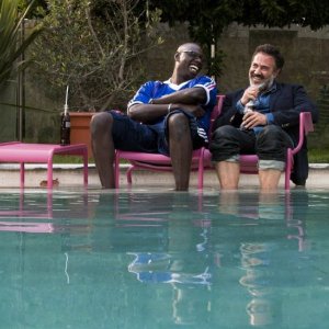 Dream Team: Omar Sy e José Garcia in una scena del film