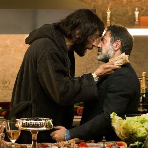 Dream Team: Ramzy Bedia discute animatamente con José Garcia in una scena