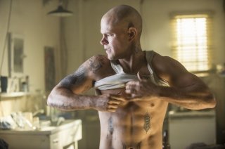 Elysium: un'immagine di Matt Damon in versione supertatuata