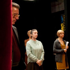 Tra cinque minuti in scena: Anna Canzi e Elena Russo Arman in un momento del film