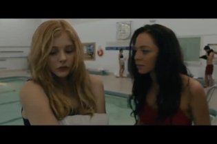 International Trailer - Carrie