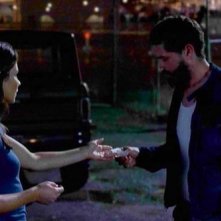 Lost: una scena dell'episodio Attraverso lo specchio con Evangeline Lilly e Matthew Fox