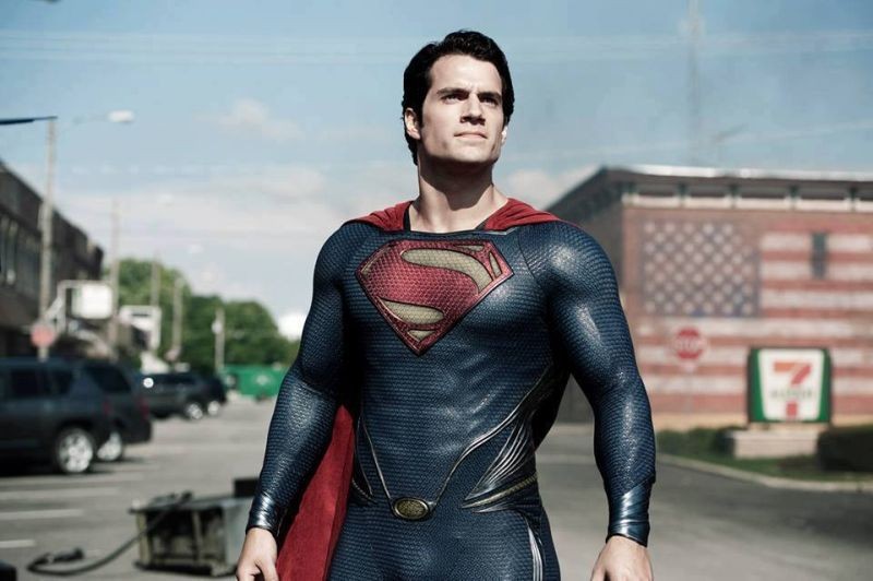 Henry Cavill Nei Panni Di Superman In Una Scena De L Uomo D Acciaio 278134