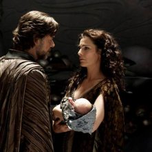 L'uomo d'acciaio: Russell Crowe e Ayelet Zurer nei panni di Jor-El e Lara Lor-Van, genitori di Clark Kent