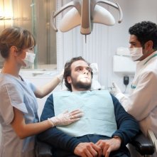 Passioni e desideri: Jamel Debbouze in una scena con Dinara Drukarova