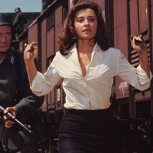 Raffaella Carrà in una scena de Il colonnello Von Ryan