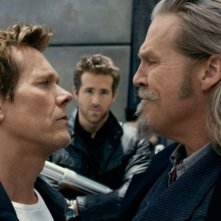 R.I.P.D.: Kevin Bacon, Ryan Reynolds e Jeff Bridges in una scena del poliziesco fantascientifico
