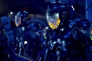 Spot 'La cosa non si sarebbe mai arrestata' - Pacific Rim