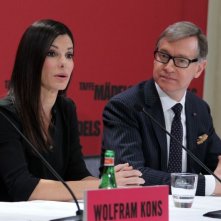 Corpi da reato: Sandra Bullock insieme a Paul Feig durante la conferenza stampa della premiere berlinese del film