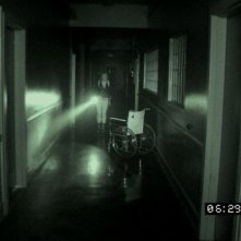 ESP 2: Fenomeni paranormali: riprese di fantasmi in una scena tratta dal film