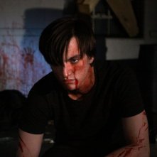 ESP 2: Fenomeni paranormali: una sanguinosa immagine di Richard Harmon tratta dal film