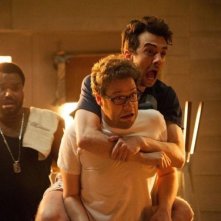 Facciamola finita: Craig Robinson, Jay Baruchel e Seth Rogen terrorizzati in un momento del film