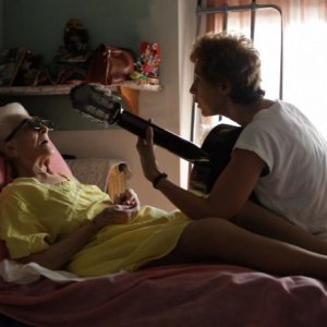 Tra cinque minuti in scena: la protagonista Gianna Coletti in una scena con la madre Anna Coletti