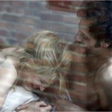 Fanny Ardant in una scena di Les beaux jours con Laurent Lafitte