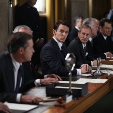 Jonathan Rhys Meyers (al centro) in Belle du Seigneur