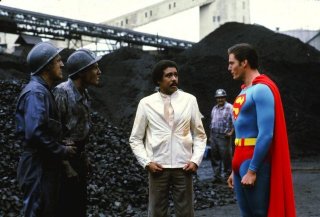 Superman III: Richard Pryor e Christopher Reeve in una scena del film