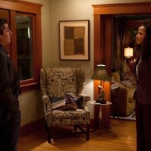 The Fosters: Danny Nucci e Sherri Saum in una scena della serie