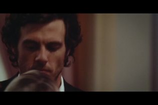 Trailer Italiano - Se sposti un posto a tavola