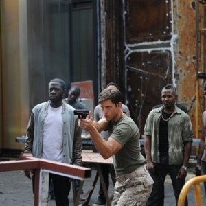 Graceland: Aaron Tveit in una scena del pilot della serie