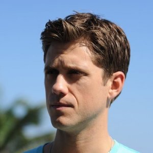 Graceland: Aaron Tveit nel pilot della serie