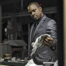 Graceland: Gbenga Akinnagbe nell'episodio Heat Run