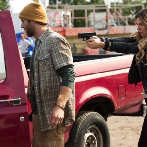 Graceland: Serinda Swan nell'episodio I'm Yours