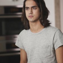 Twisted: Avan Jogia in una scena del pilot della serie