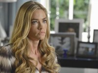 Denise Richards shock: accuse di violenza domestica all'ex marito, ottenuto un ordine restrittivo