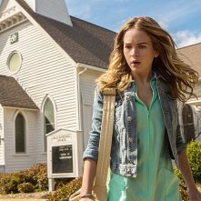 Under the Dome: Britt Robertson in una foto del pilot