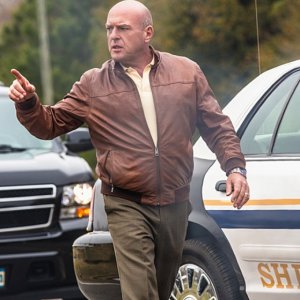 Under the Dome: Dean Norris in una scena del pilot