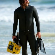 Drift: Sam Worthington in tenuta acquatica