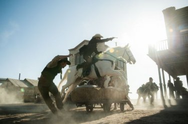 The Lone Ranger: una scena d'azione del film di Gore Verbinski