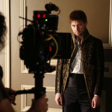 Reign: Torrance Coombs sul set della serie CW