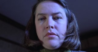 Kathy Bates nel ruolo di Annie Wilkes in Misery (1990)