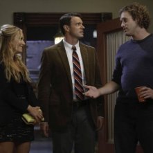 The Goodwin Games: Scott Foley, Becki Newton e T.J. Miller nell'episodio Welcome Home, Goodwins
