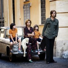 Anni felici: Kim Rossi Stuart e Micaela Ramazzotti in una foto sul set