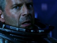 Armageddon, Michael Bay: 'Durante le riprese Bruce Willis ha cercato di introdursi in uno shuttle alla NASA'